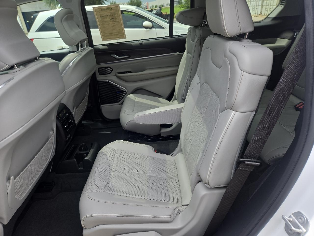 Jeep Grand Cherokee L Overland 4x2 2021
