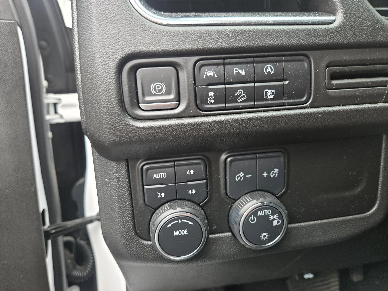 Chevrolet Tahoe 4WD 4dr Z71 2023