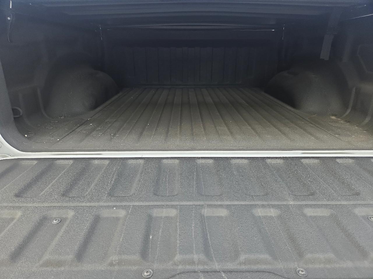 RAM 1500 Laramie 4x4 Crew Cab 5'7" Box 2023