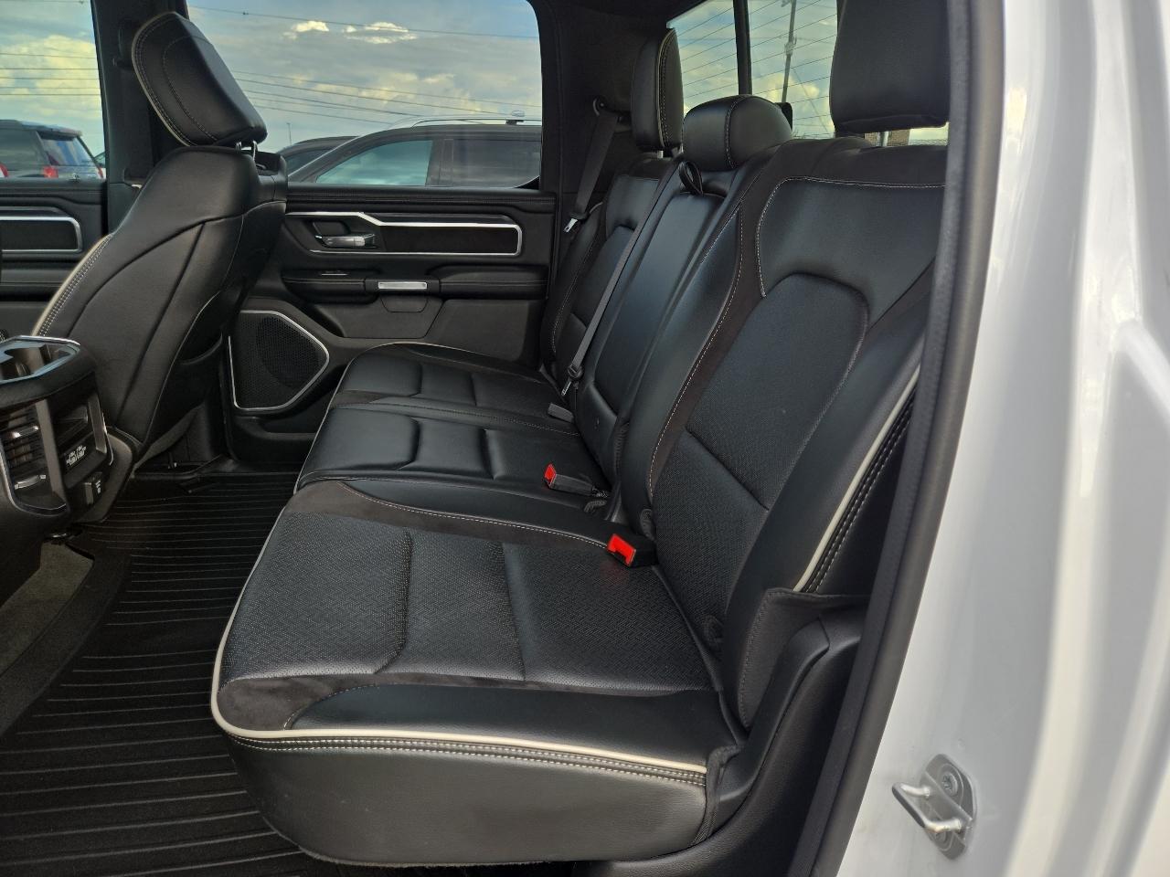 RAM 1500 Laramie 4x4 Crew Cab 5'7" Box 2023