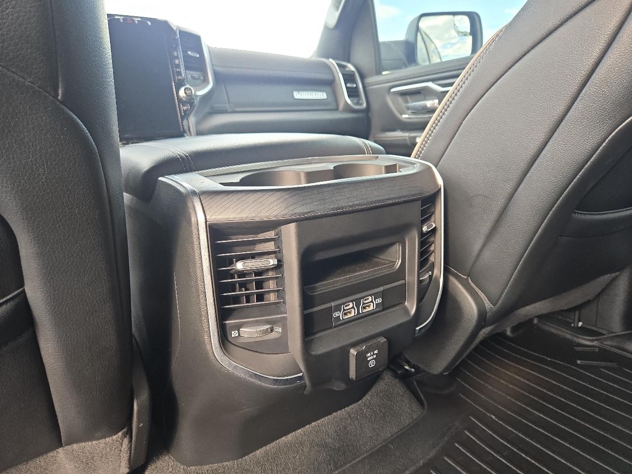 RAM 1500 Laramie 4x4 Crew Cab 5'7" Box 2023