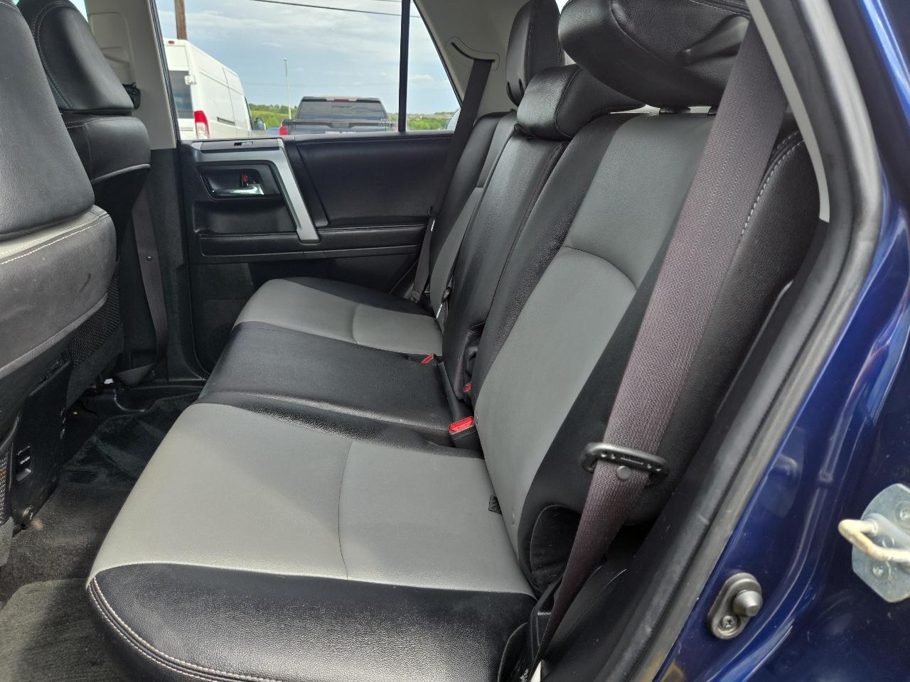 Toyota 4Runner TRD Off Road Premium 4WD (Natl) 2018