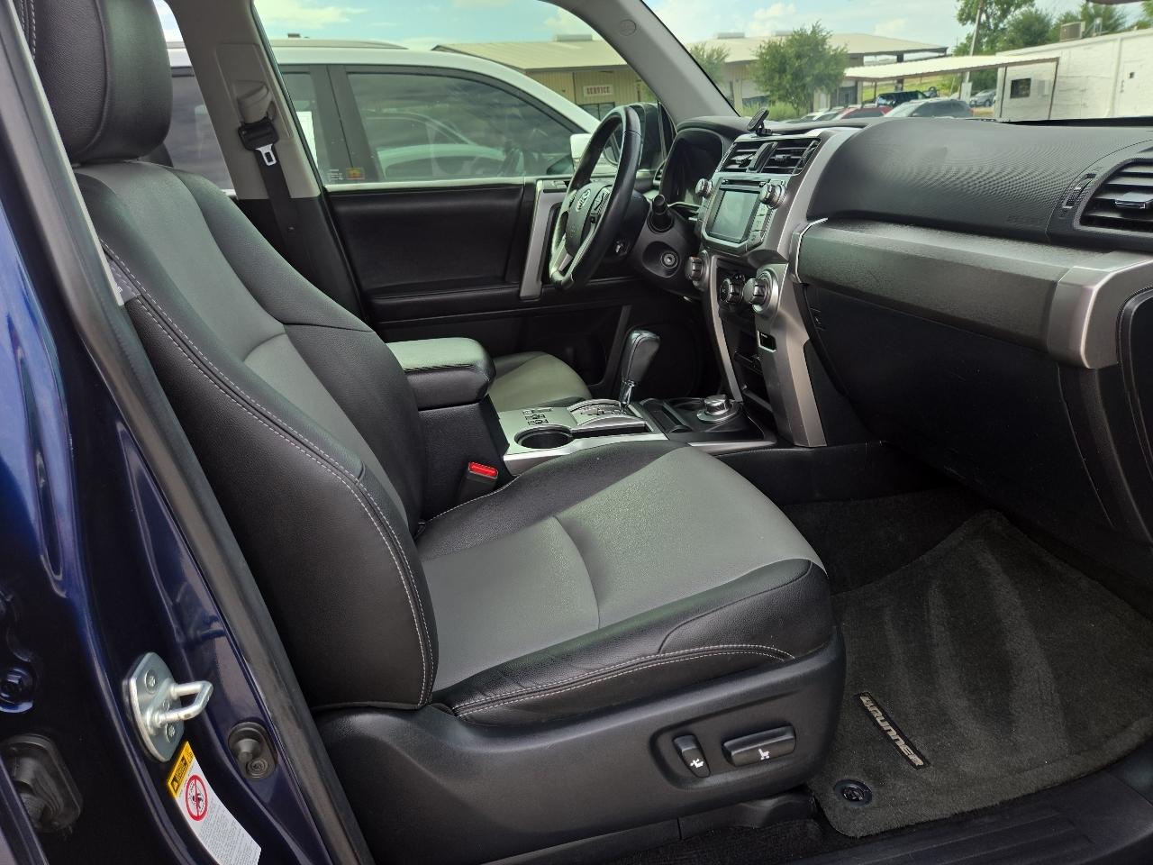 Toyota 4Runner TRD Off Road Premium 4WD (Natl) 2018