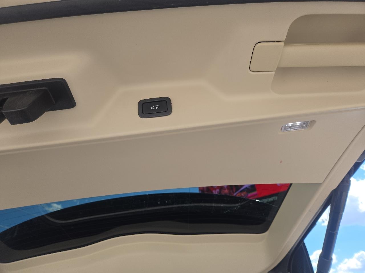 Land Rover Range Rover V8 Supercharged LWB 2019