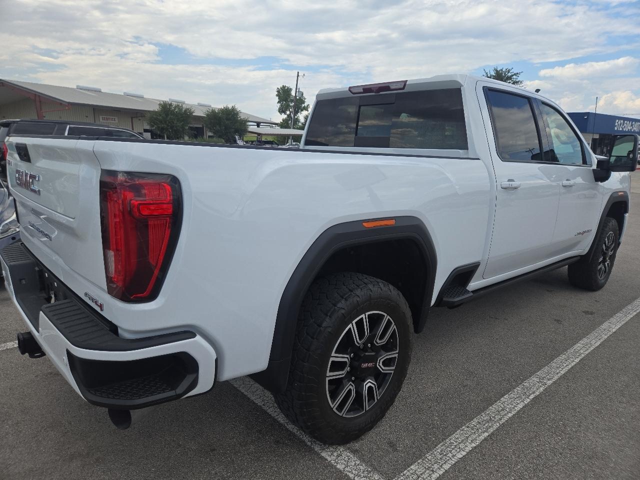 GMC Sierra 2500HD 4WD Crew Cab 159" AT4 2022