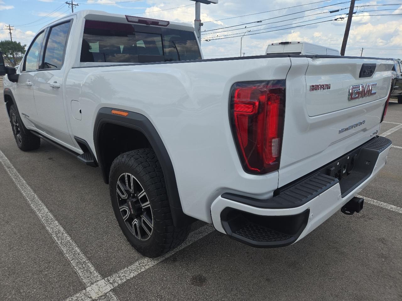 GMC Sierra 2500HD 4WD Crew Cab 159" AT4 2022
