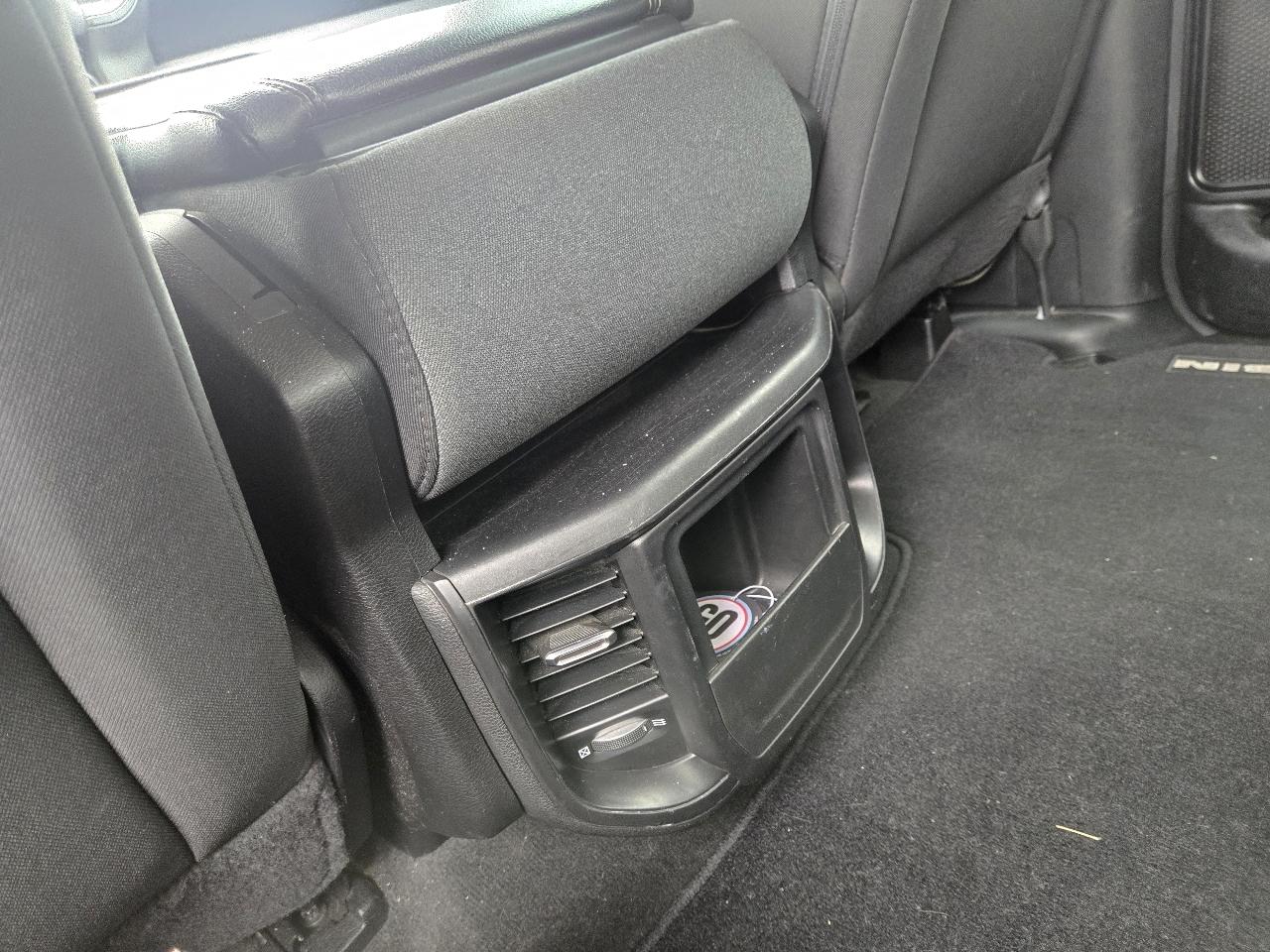 RAM 1500 4WD Crew Cab 140.5" Express 2020