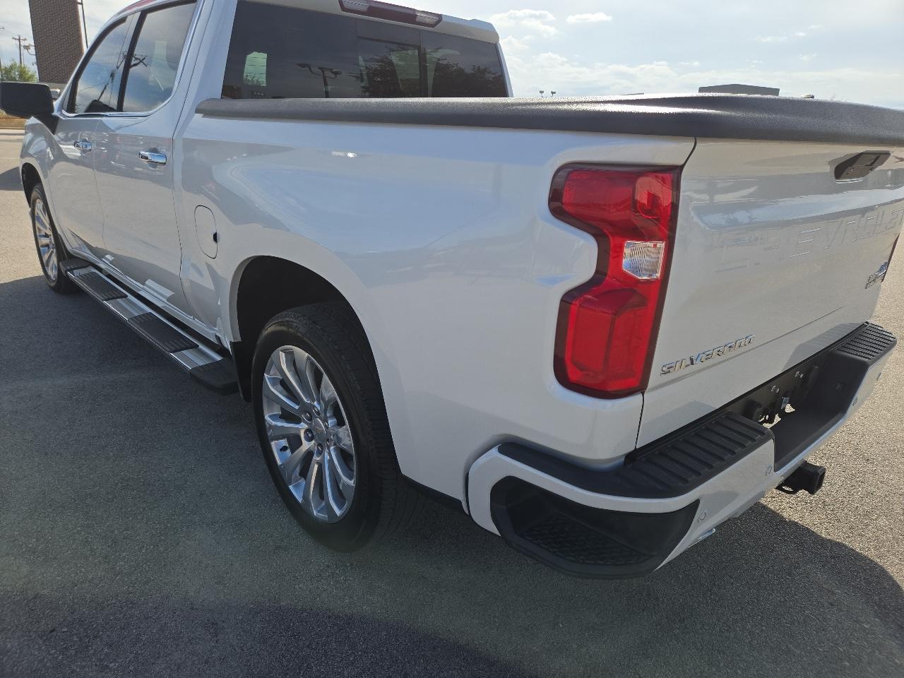 Chevrolet Silverado 1500 LTD 4WD Crew Cab 147" High Country 2022