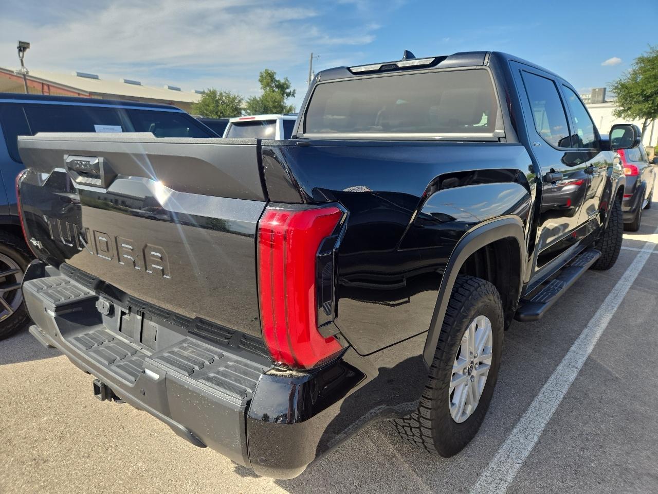 Toyota Tundra 4WD SR5 CrewMax 5.5' Bed (Natl) 2023