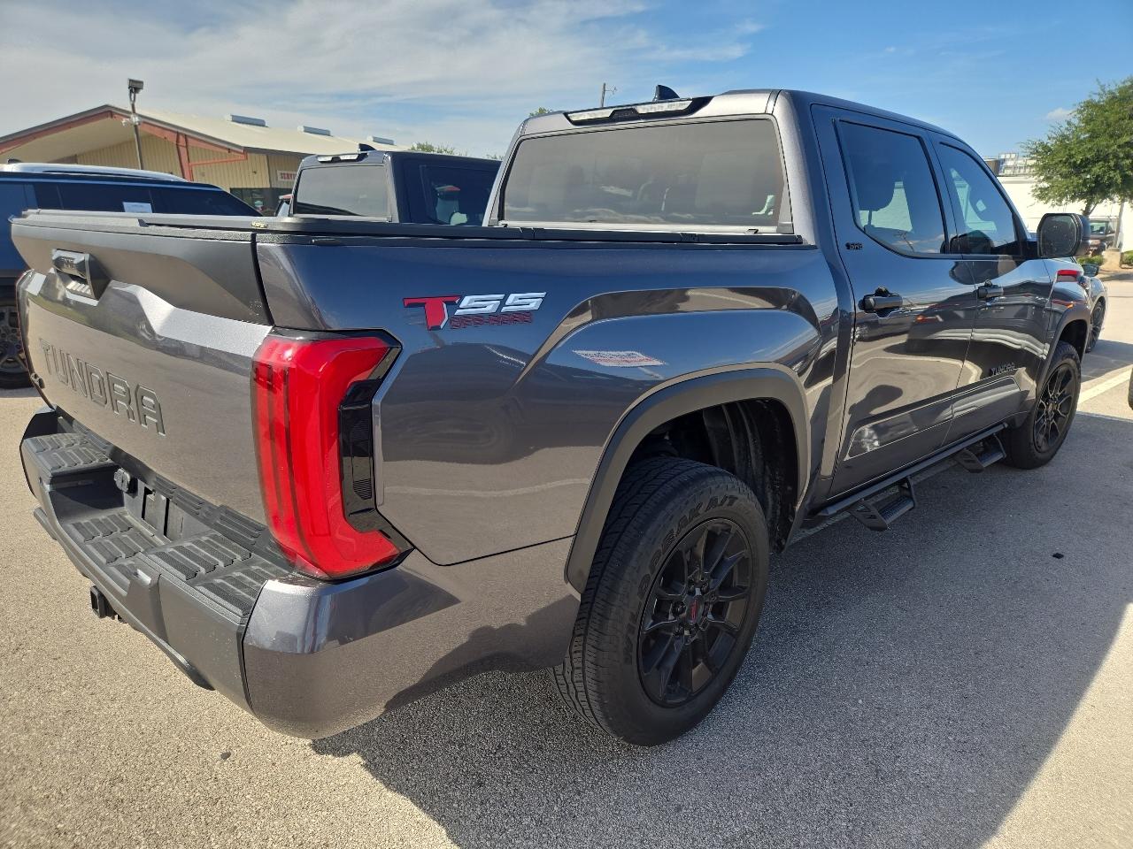 Toyota Tundra 4WD SR5 CrewMax 5.5' Bed (Natl) 2023