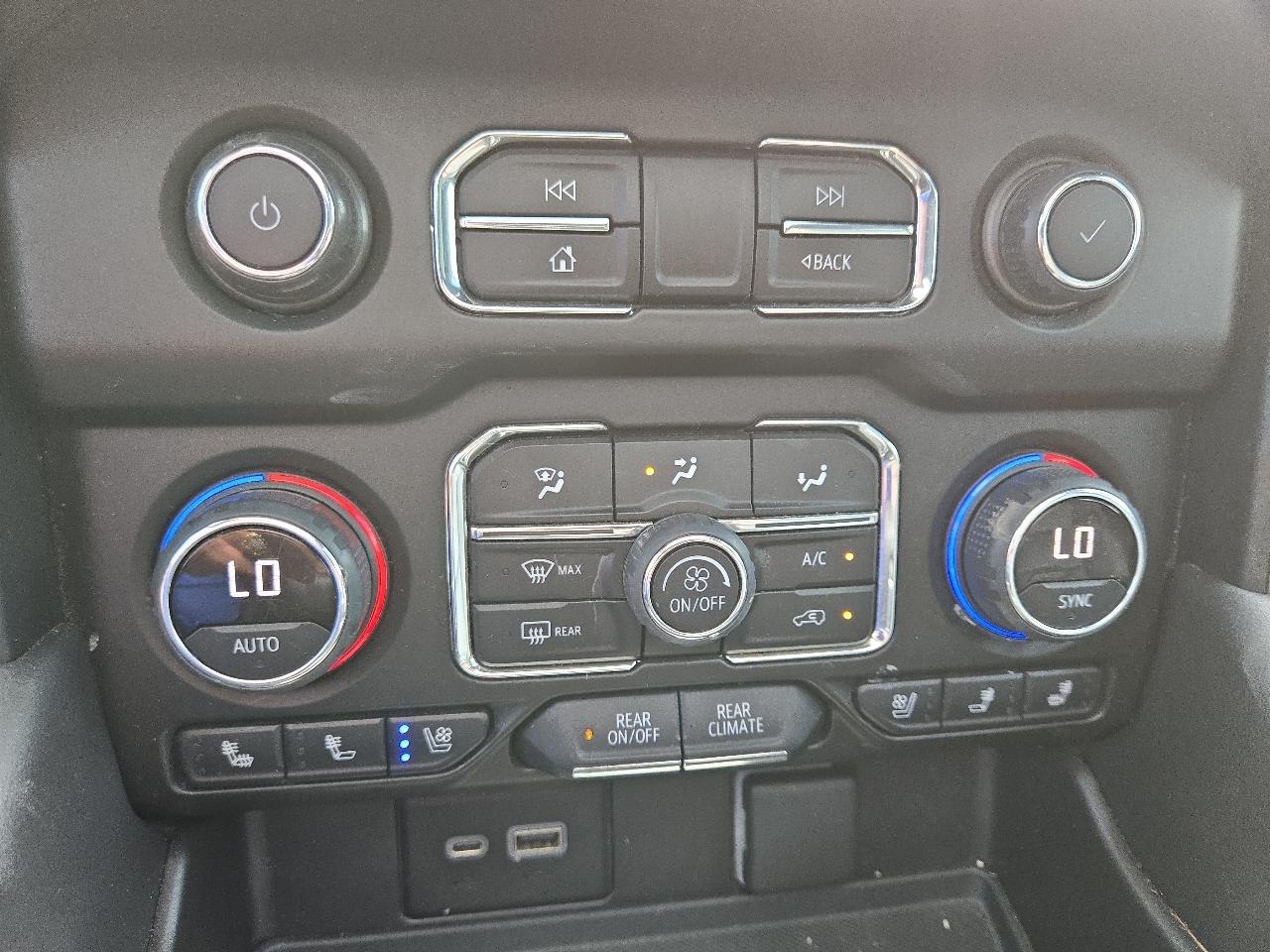 Chevrolet Suburban 4WD 4dr High Country 2022