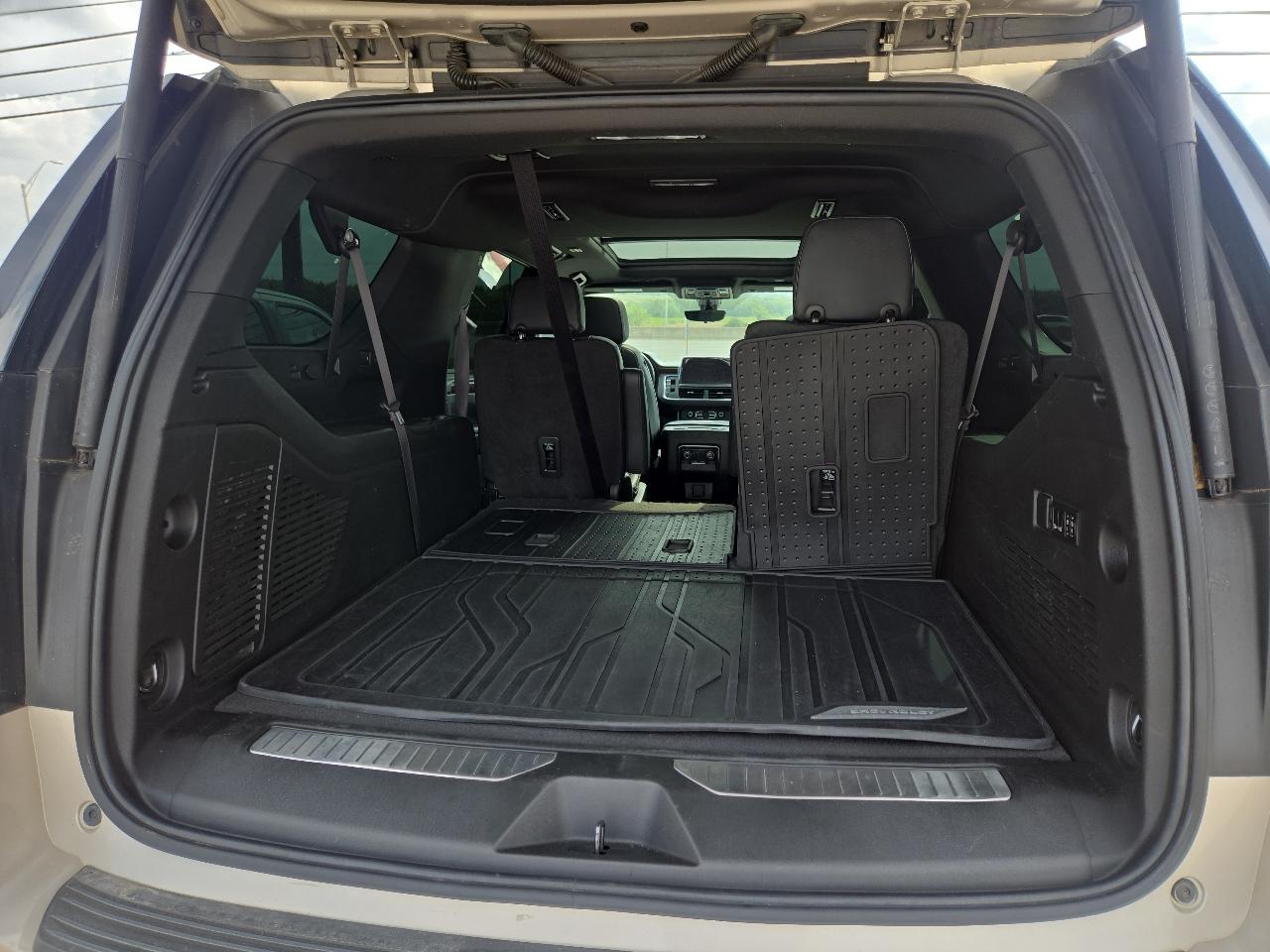 Chevrolet Suburban 4WD 4dr High Country 2022