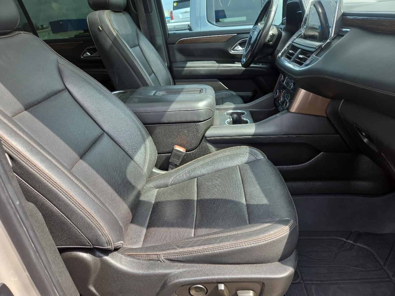 Chevrolet Suburban 4WD 4dr High Country 2022