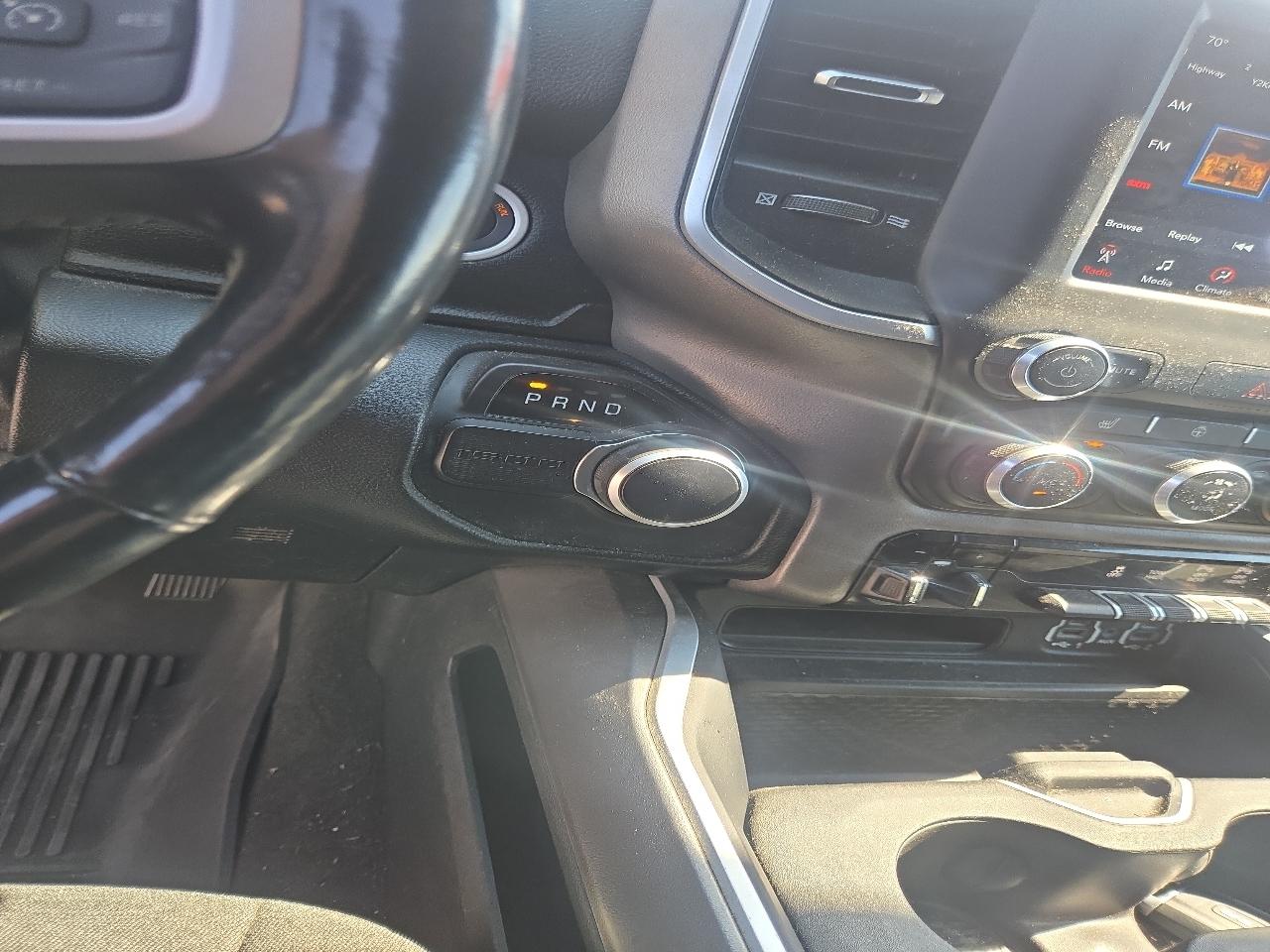 RAM 1500 Big Horn 4x2 Crew Cab 5'7" Box 2021