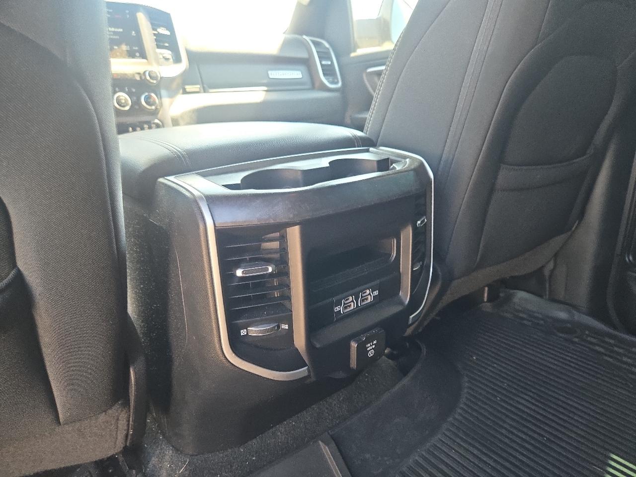 RAM 1500 Big Horn 4x2 Crew Cab 5'7" Box 2021