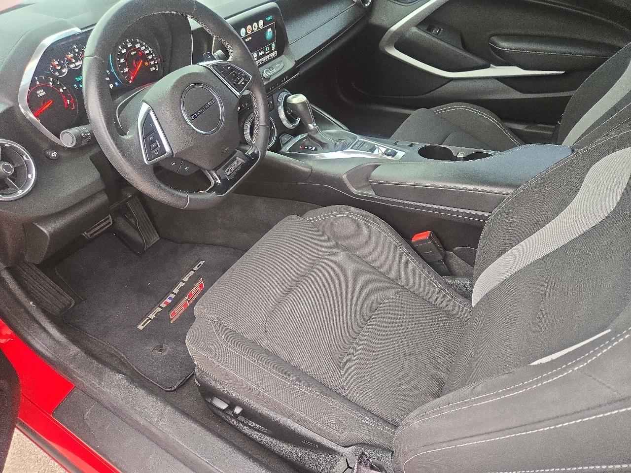 Chevrolet Camaro 2dr Cpe 1SS 2017