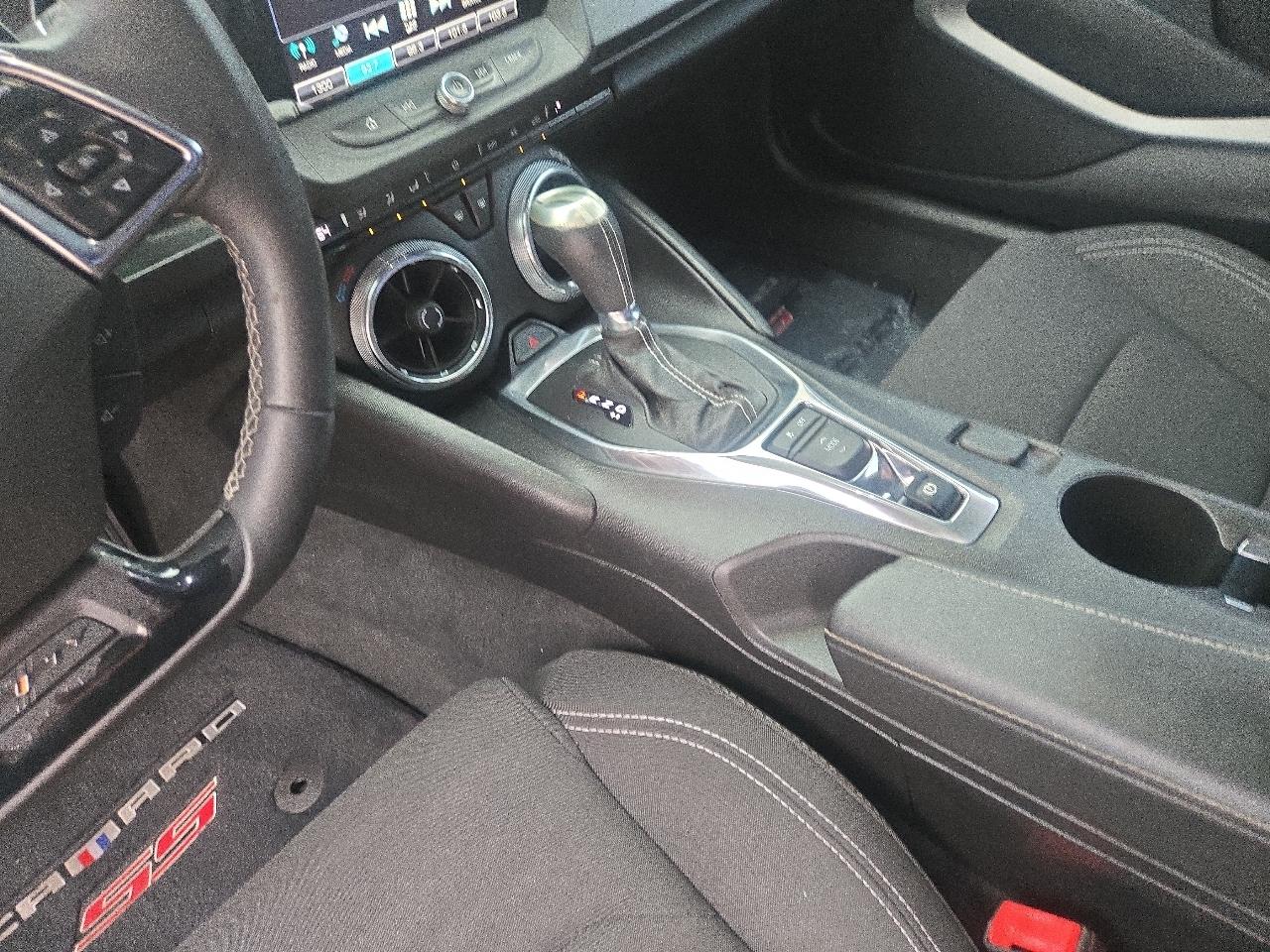Chevrolet Camaro 2dr Cpe 1SS 2017