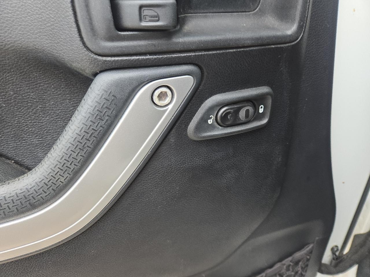 Jeep Wrangler Unlimited 4WD 4dr Rubicon 2014