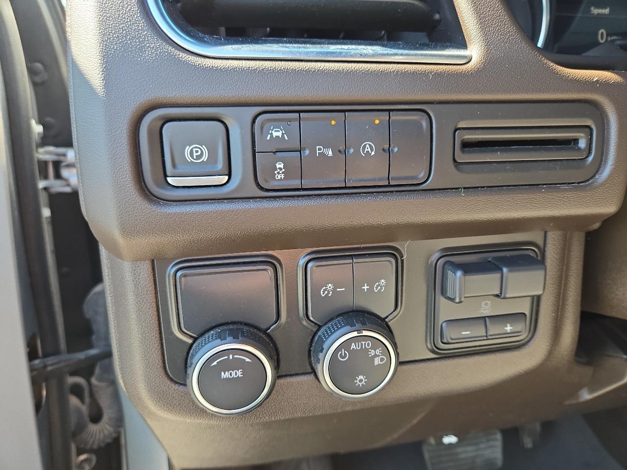 Chevrolet Suburban 2WD 4dr LS 2024