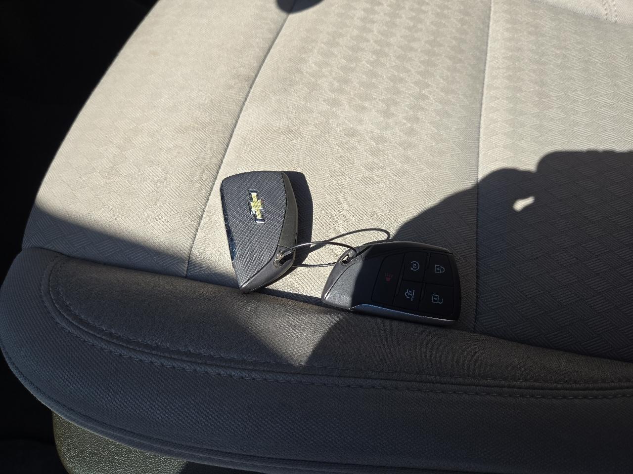 Chevrolet Suburban 2WD 4dr LS 2024