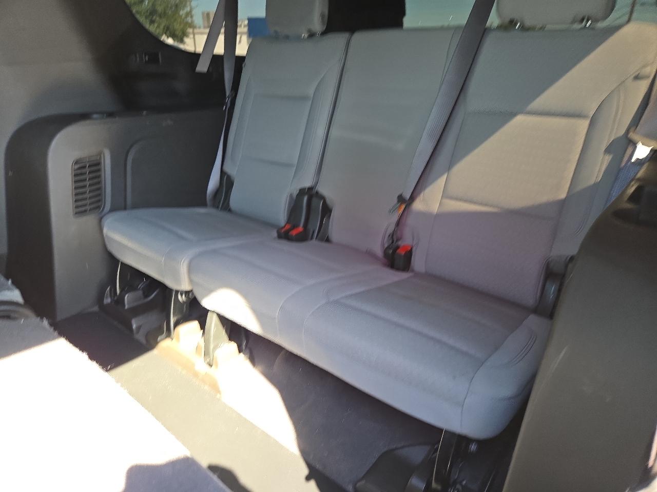 Chevrolet Suburban 2WD 4dr LS 2024