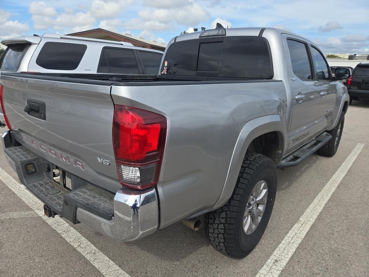 Toyota Tacoma 2WD Double Cab V6 AT SR5 (Natl) 2018