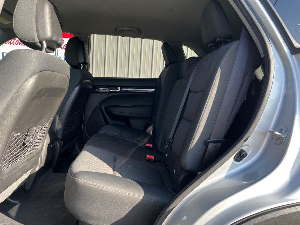 Kia Sorento LX 2WD 2011