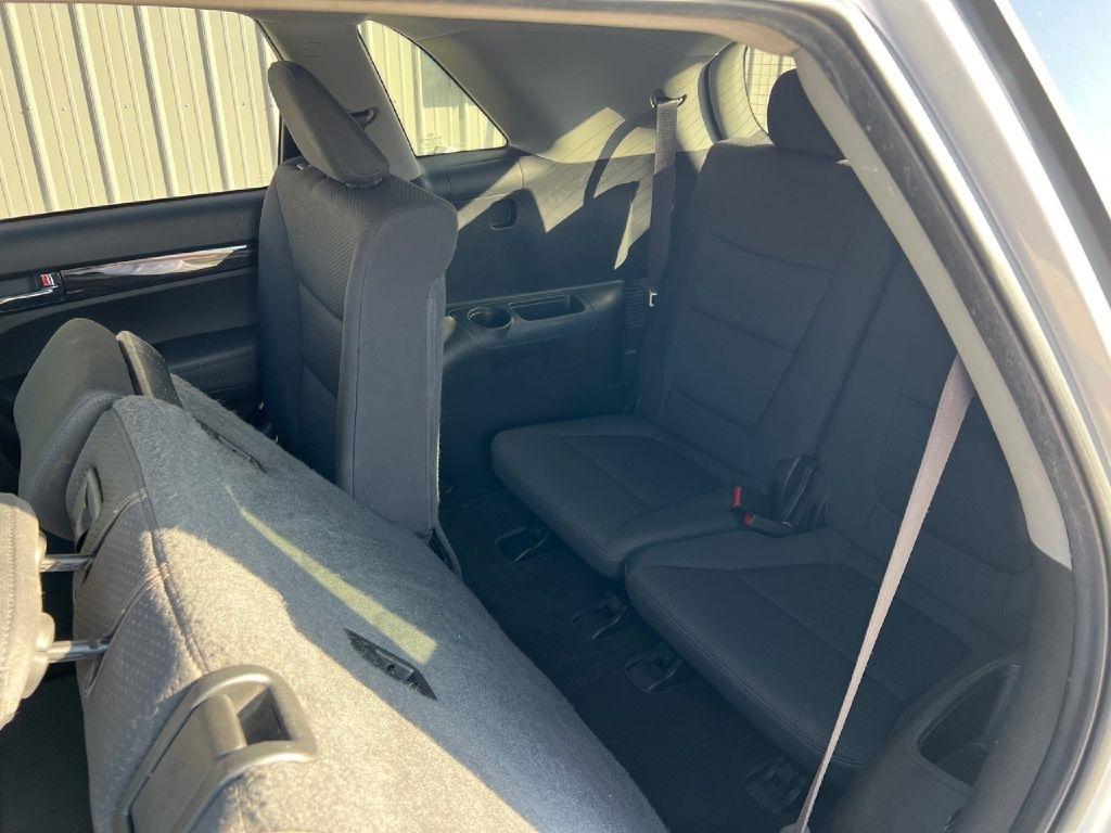 Kia Sorento LX 2WD 2011