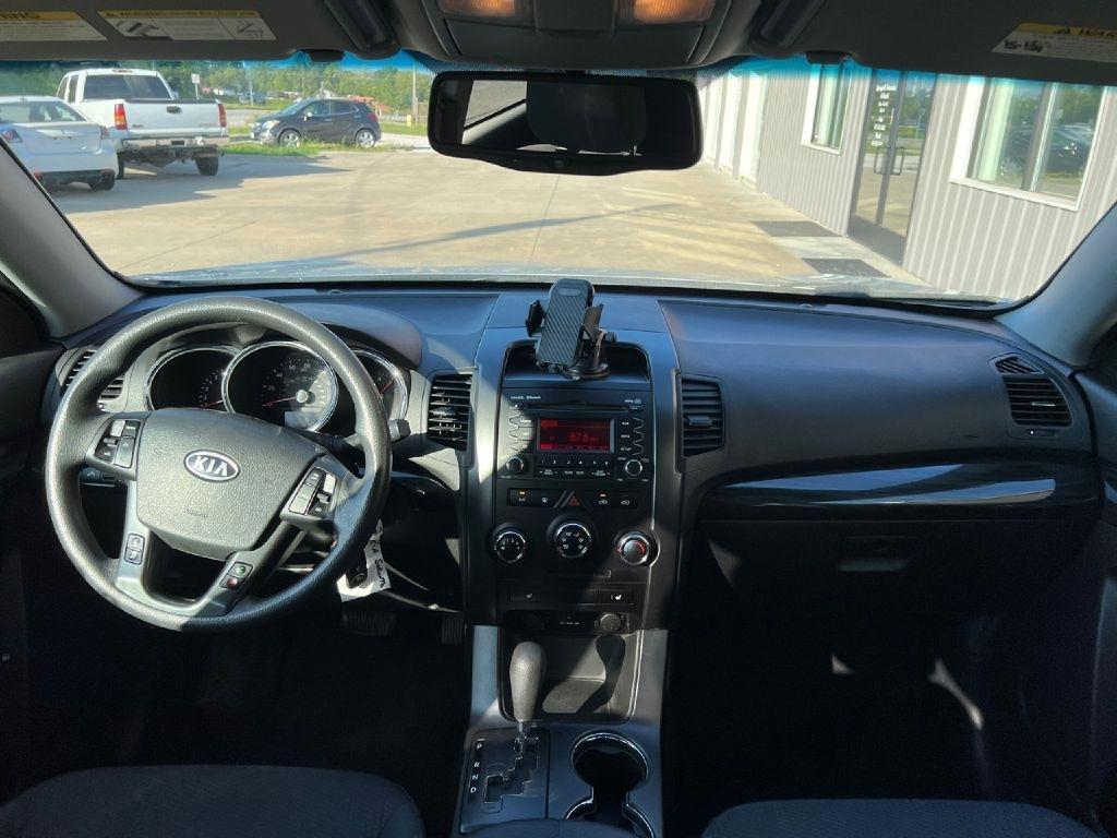 Kia Sorento LX 2WD 2011