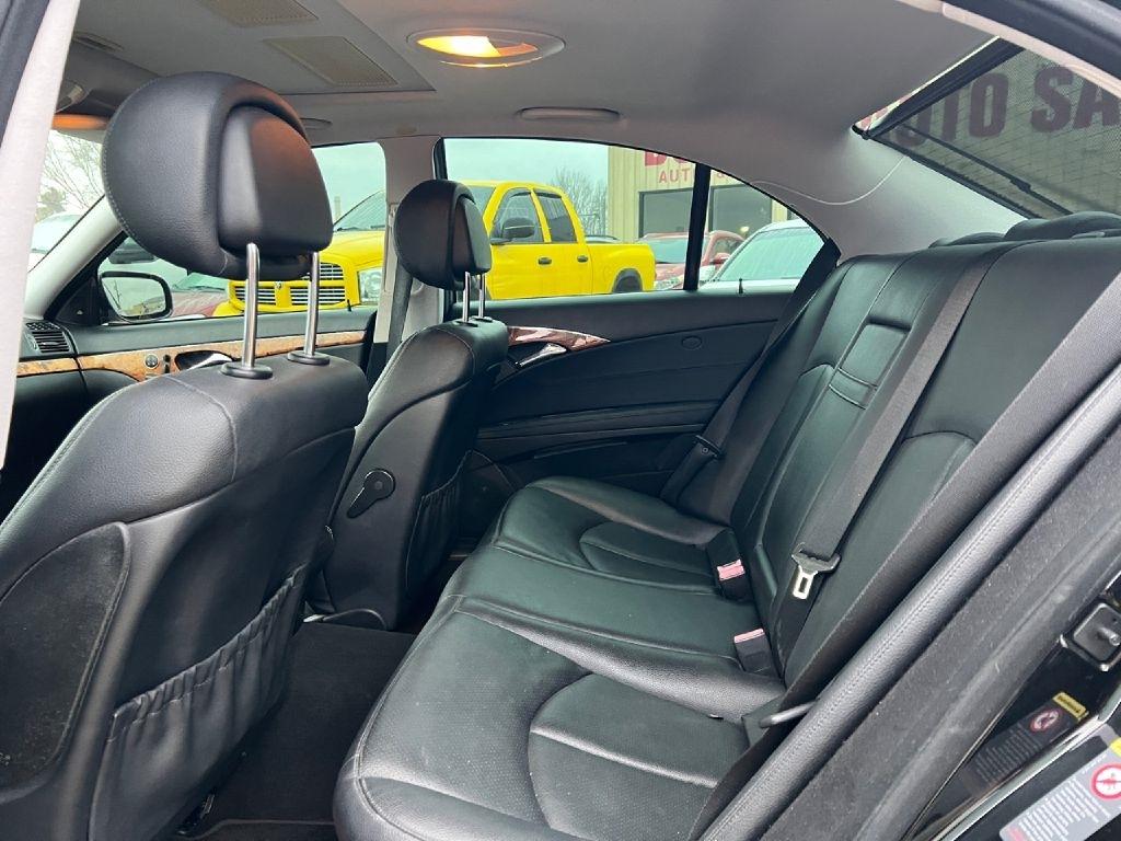 Mercedes-Benz E-Class E350 4MATIC Sedan 2009