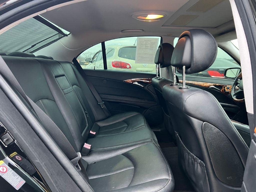 Mercedes-Benz E-Class E350 4MATIC Sedan 2009