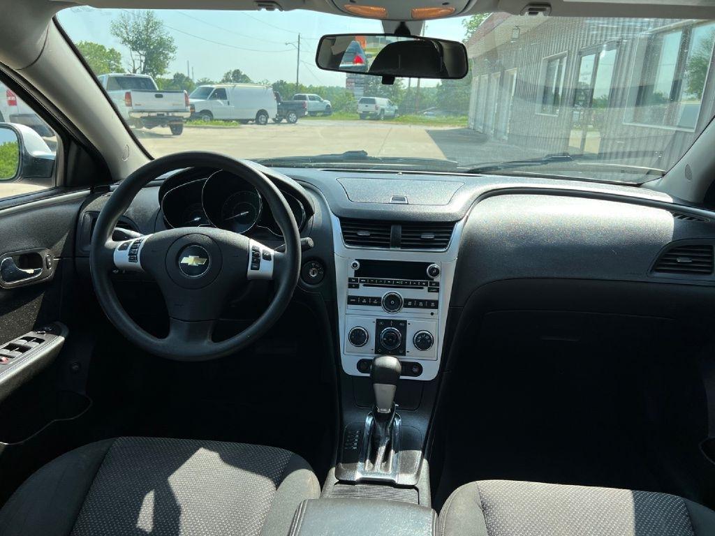 Chevrolet Malibu 1LT 2011