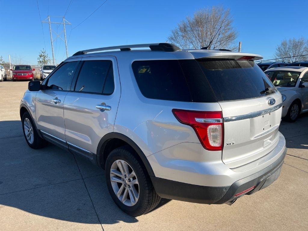Ford Explorer XLT 4WD 2011