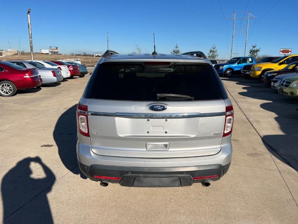 Ford Explorer XLT 4WD 2011