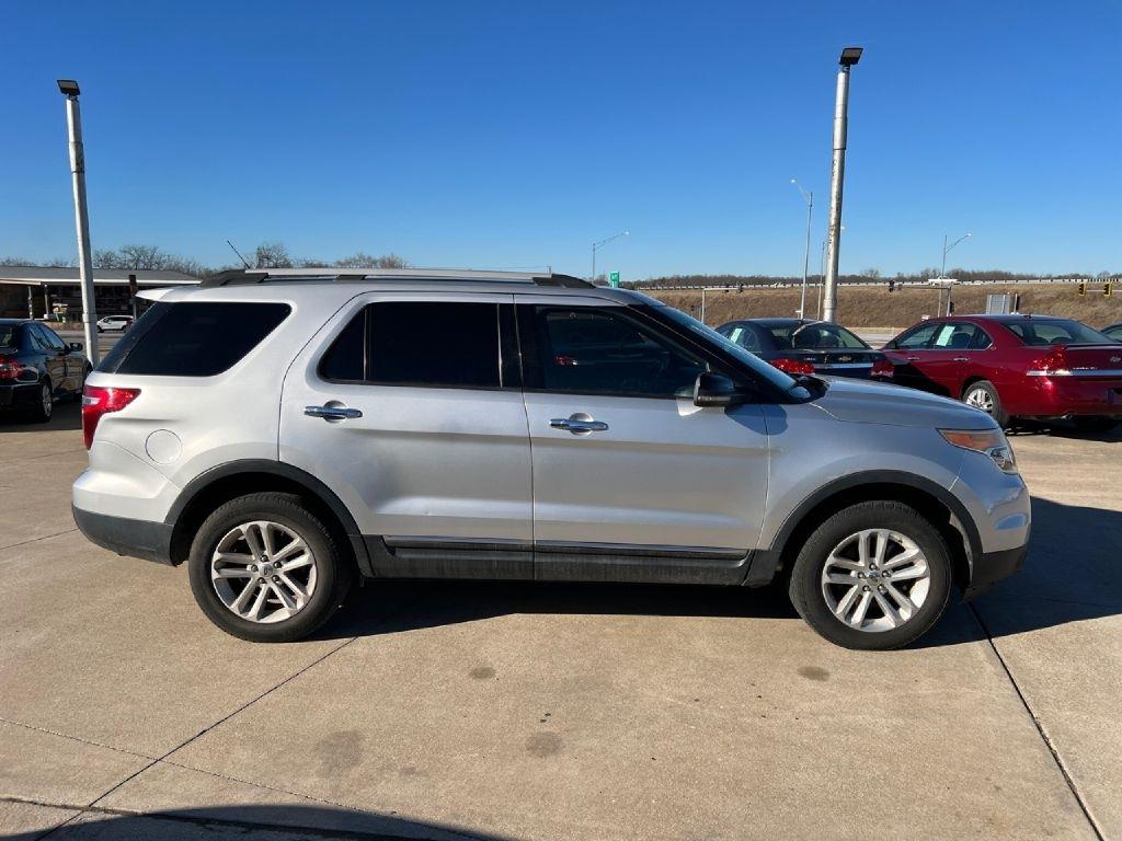 Ford Explorer XLT 4WD 2011