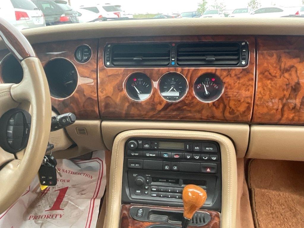 Jaguar XK8 Convertible 1997