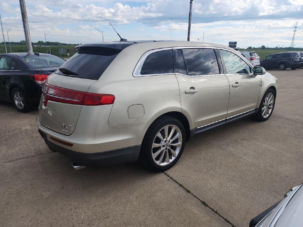 Lincoln MKT 3.5L with EcoBoost AWD 2010