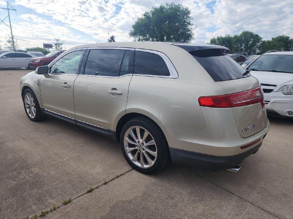 Lincoln MKT 3.5L with EcoBoost AWD 2010