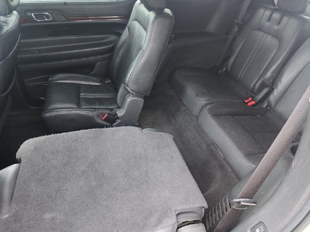 Lincoln MKT 3.5L with EcoBoost AWD 2010