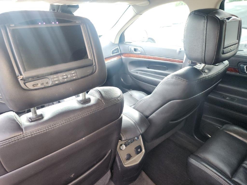 Lincoln MKT 3.5L with EcoBoost AWD 2010