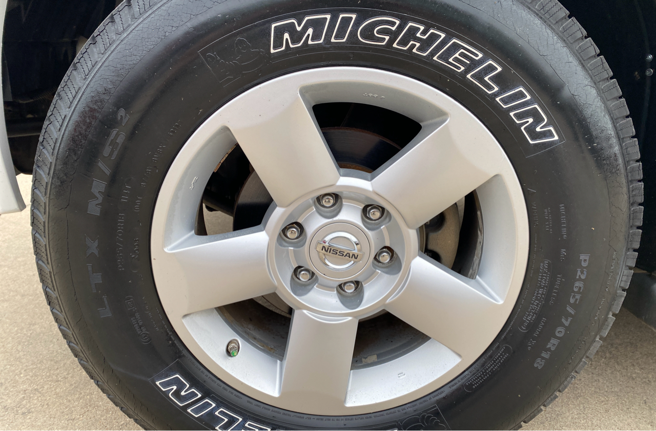 Nissan Armada SE 4WD 2005