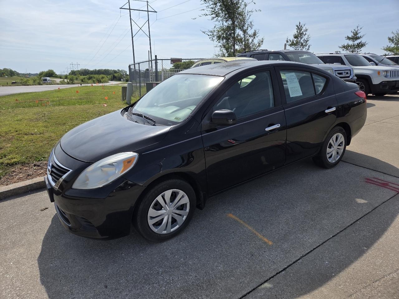 Nissan Versa 1.6 SV Sedan 2012