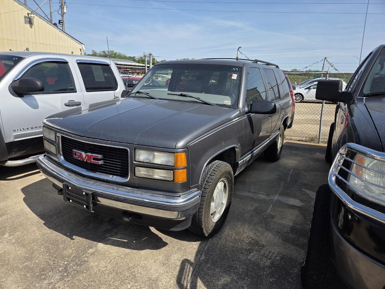 1999 GMC Yukon SLE 4-Door 4WD