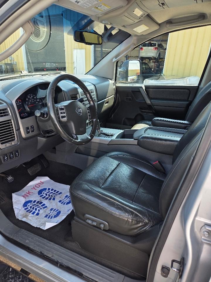 Nissan Titan LE Crew Cab 4WD 2006