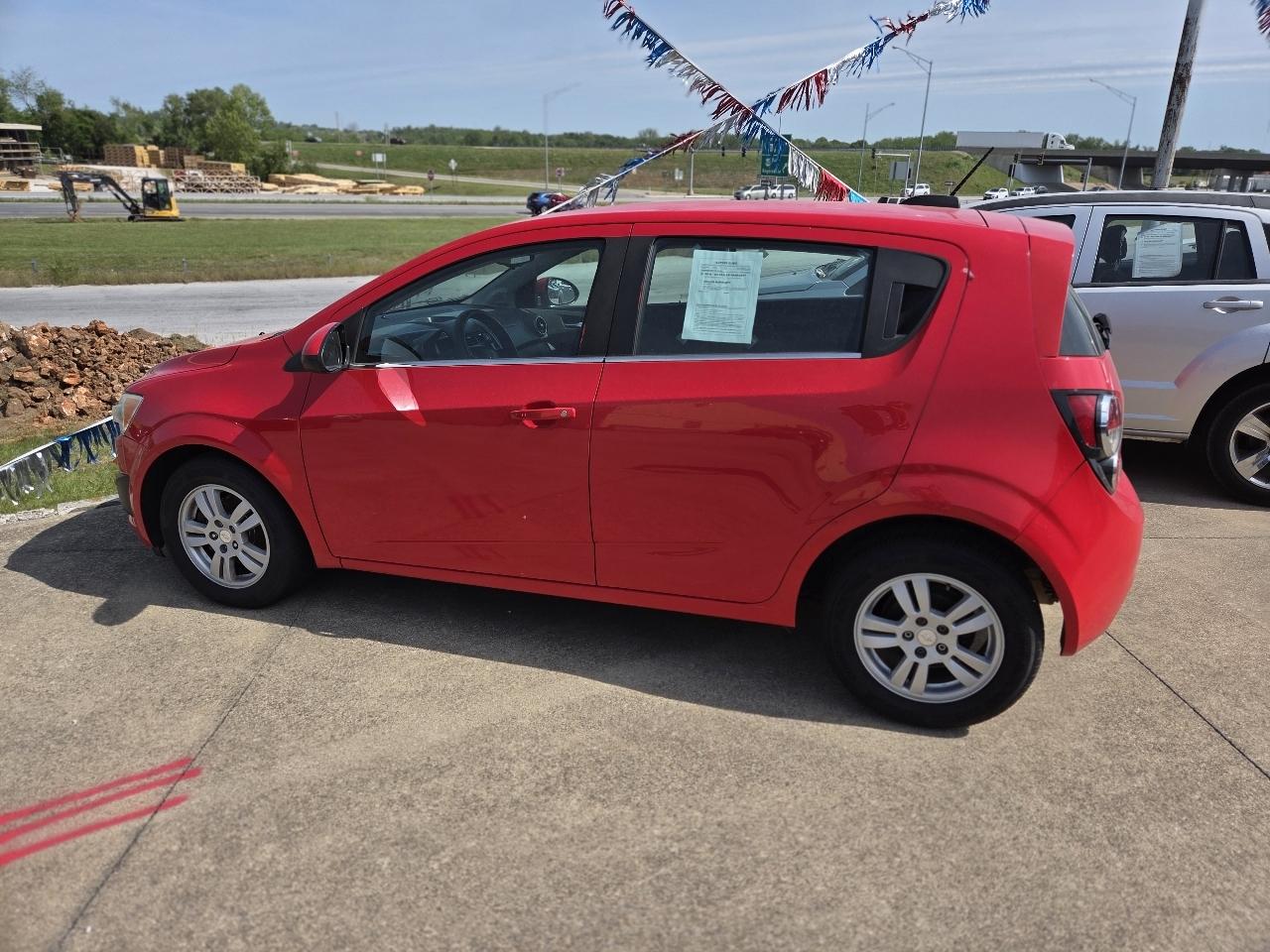 Chevrolet Sonic LT Auto 5-Door 2015