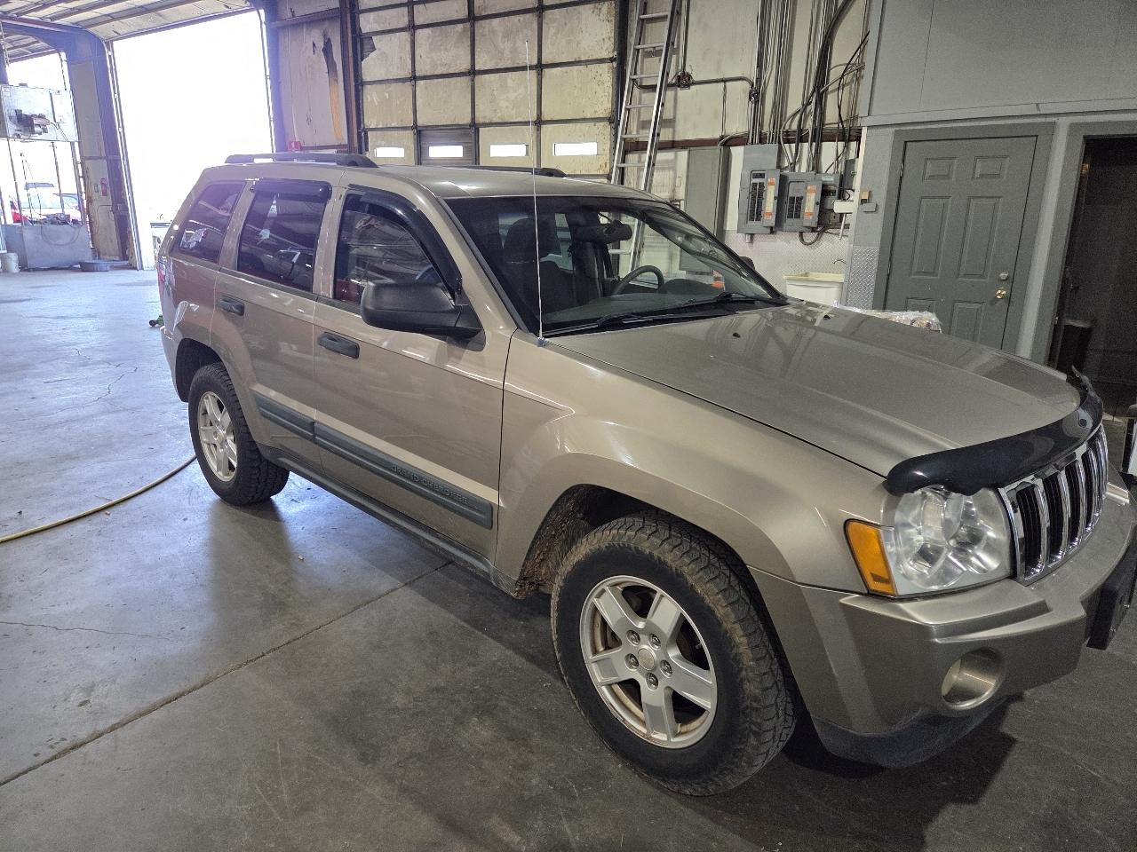 Jeep Grand Cherokee Laredo 4WD 2005