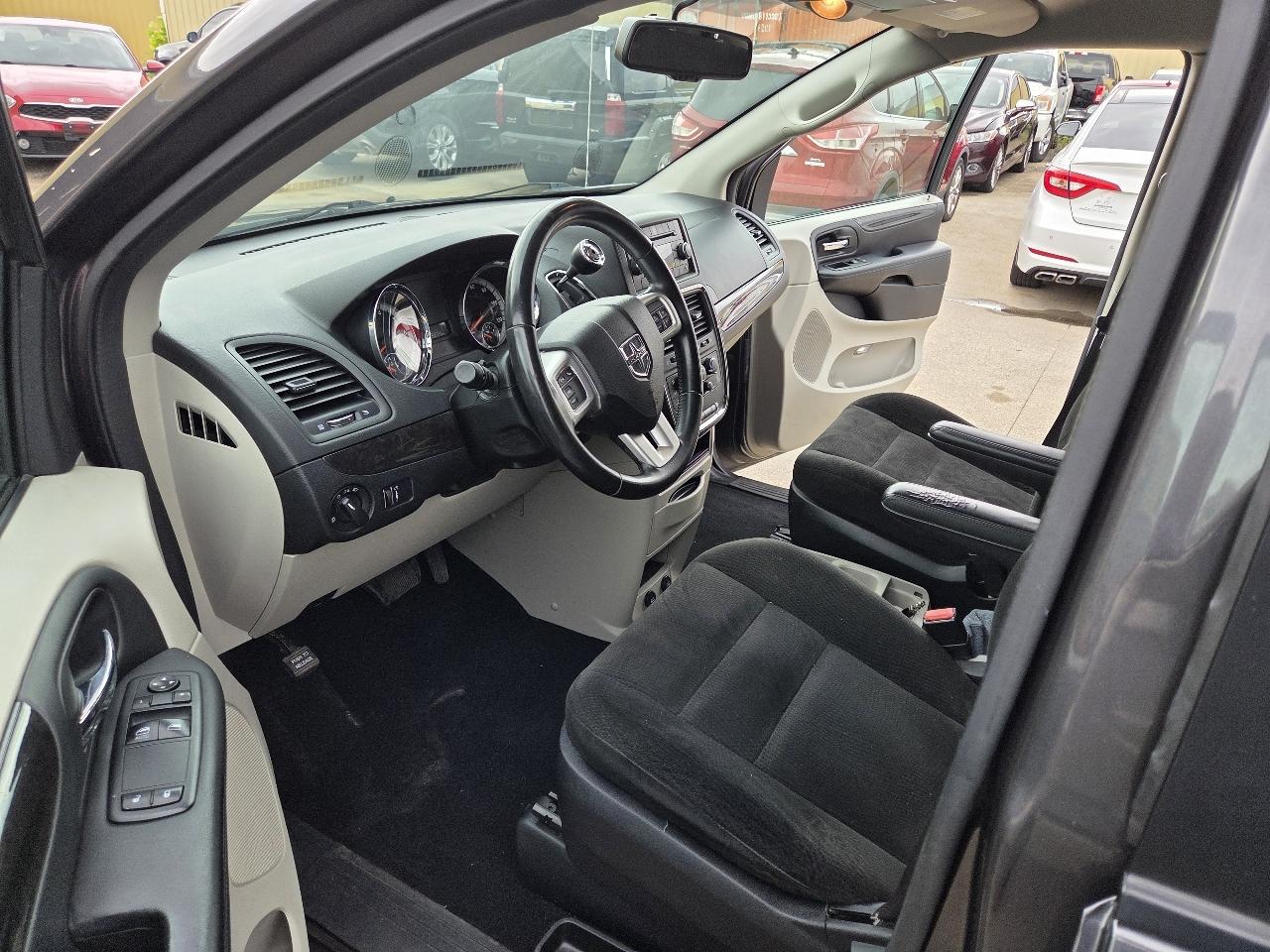 Dodge Grand Caravan SE 2016