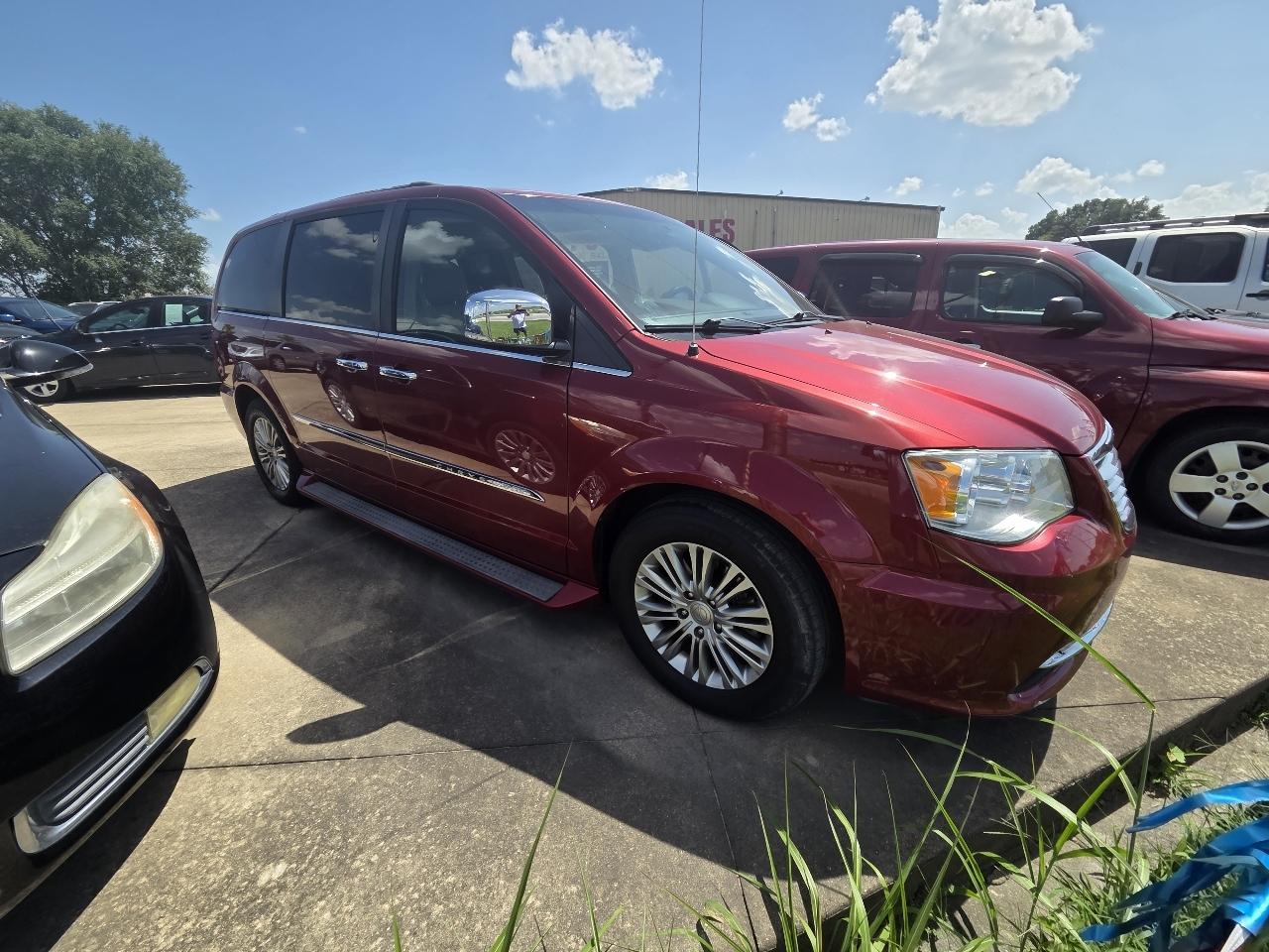 Chrysler Town & Country Touring-L 2016