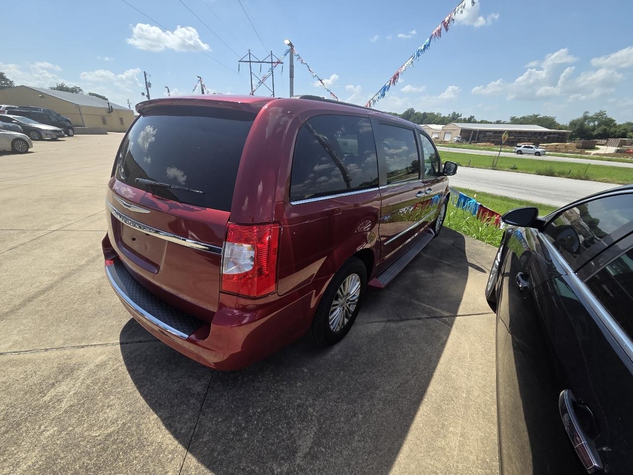 Chrysler Town & Country Touring-L 2016