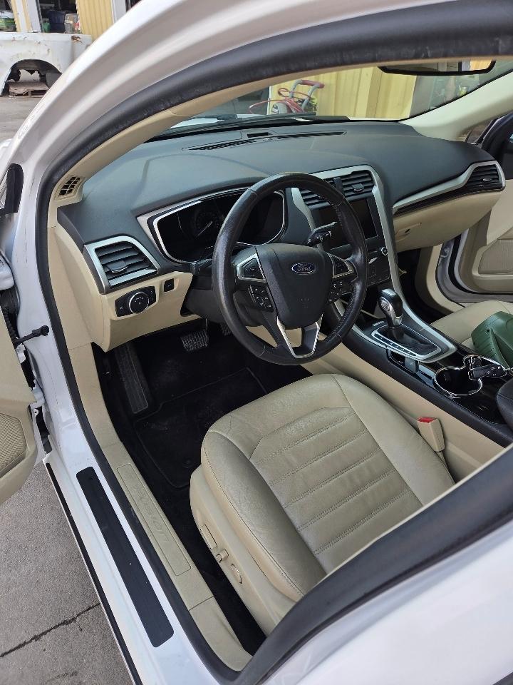 Ford Fusion SE 2015